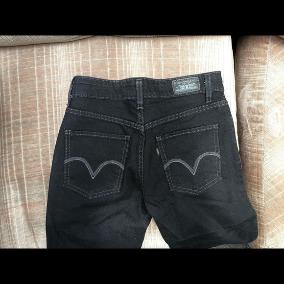 Levi’s Mid Rise Jeans - Picture 4 of 6